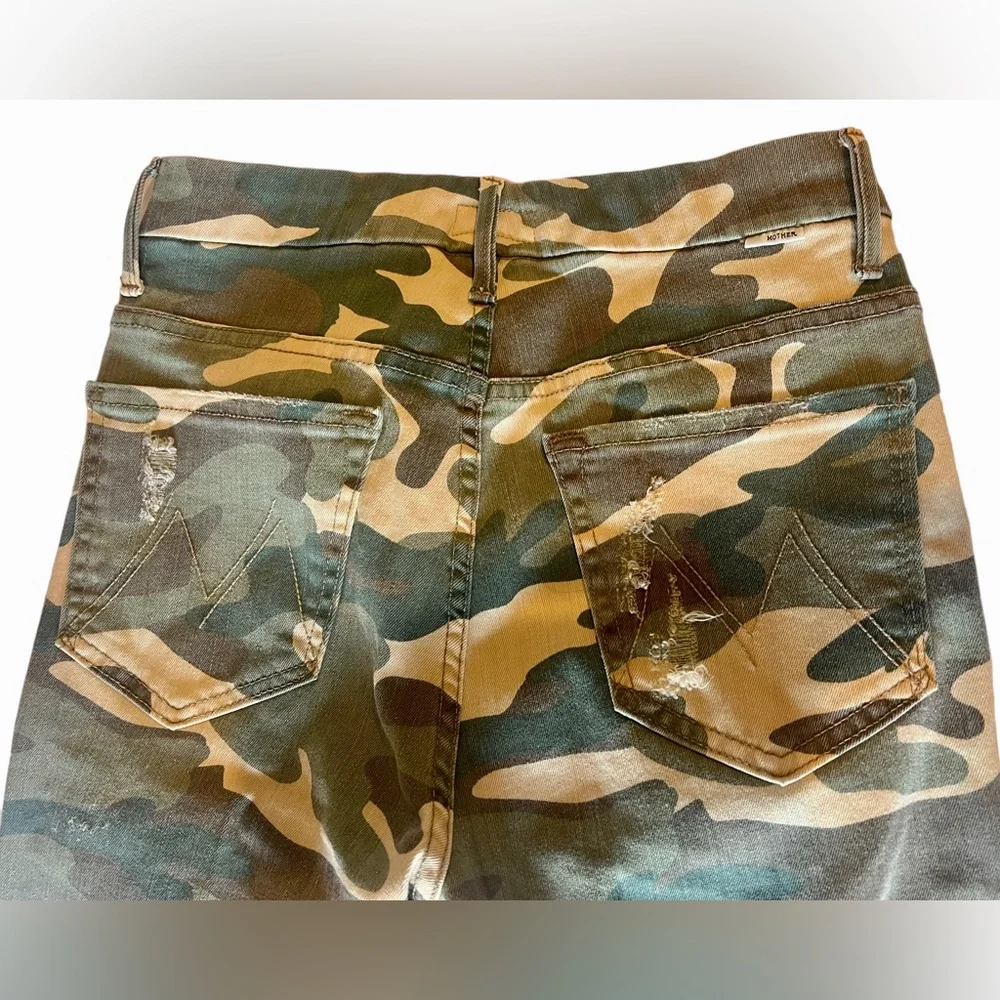 MOTHER High Waisted Looker Ankle Fray in See Me Green Camo Camouflage Size 26 - Picture 6 of 7